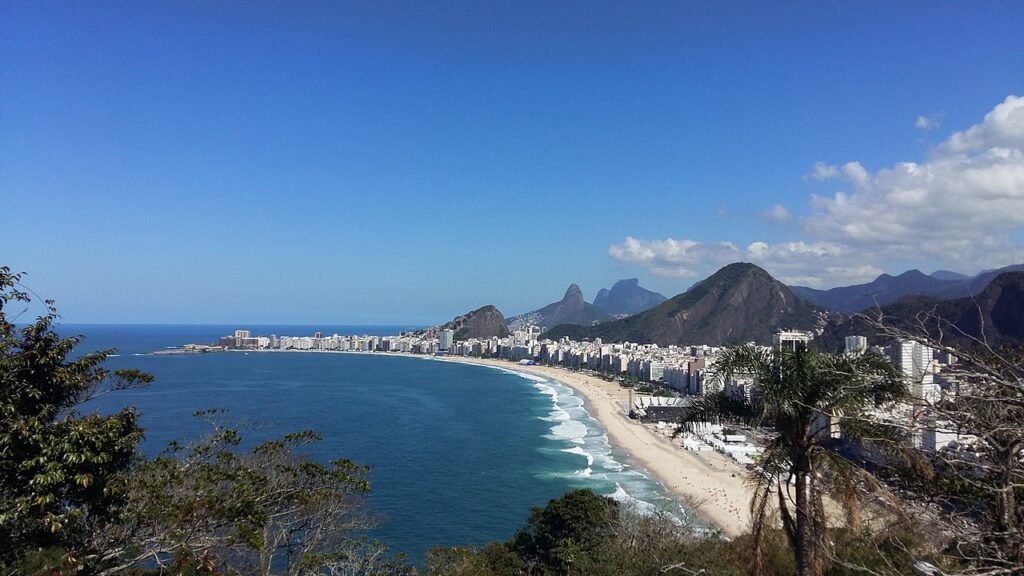 vista para as praias do Leme e Copacabana no Rio de Janeiro